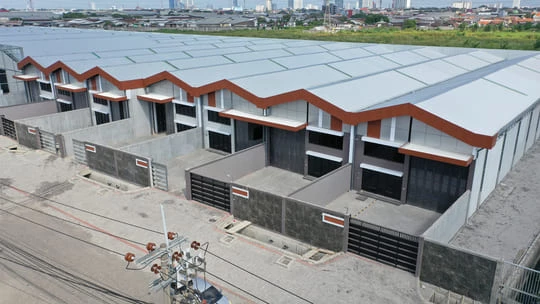 Interior Gudang Besar